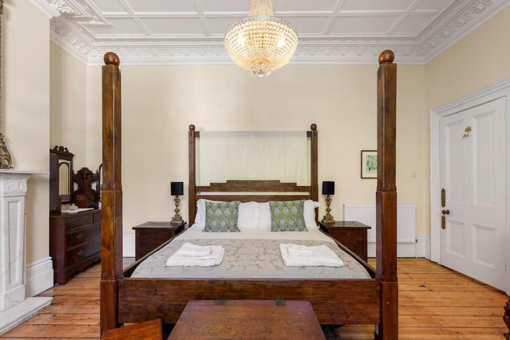 Luxurious Victorian, A Few Minutes From The Beach - Sleeps 2 Adults And Up To 3 Children Apartment St Leonards-on-Sea Bagian luar foto