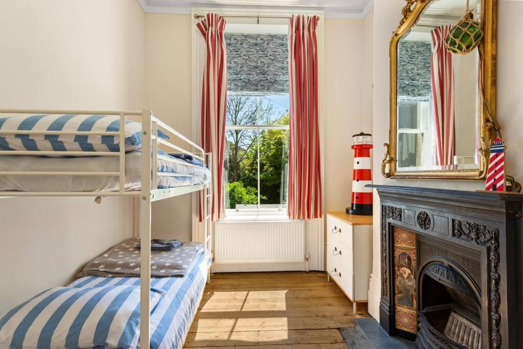 Luxurious Victorian, A Few Minutes From The Beach - Sleeps 2 Adults And Up To 3 Children Apartment St Leonards-on-Sea Bagian luar foto