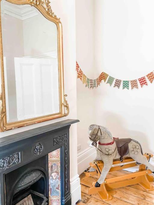 Luxurious Victorian, A Few Minutes From The Beach - Sleeps 2 Adults And Up To 3 Children Apartment St Leonards-on-Sea Bagian luar foto