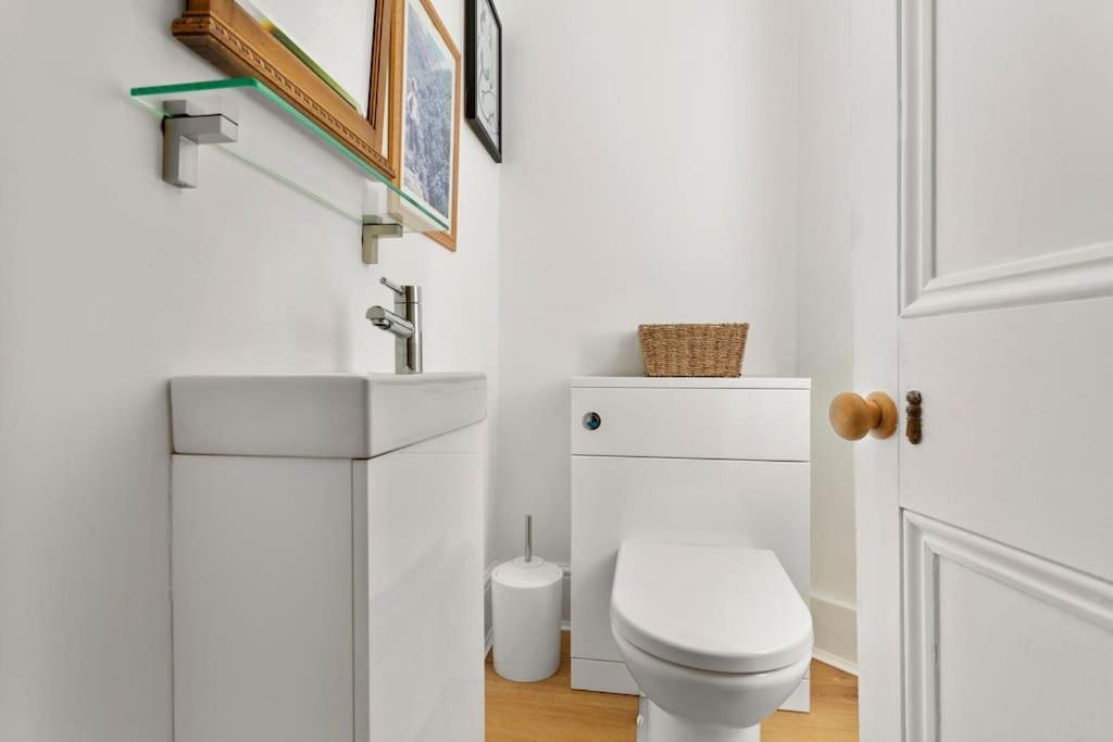 Luxurious Victorian, A Few Minutes From The Beach - Sleeps 2 Adults And Up To 3 Children Apartment St Leonards-on-Sea Bagian luar foto