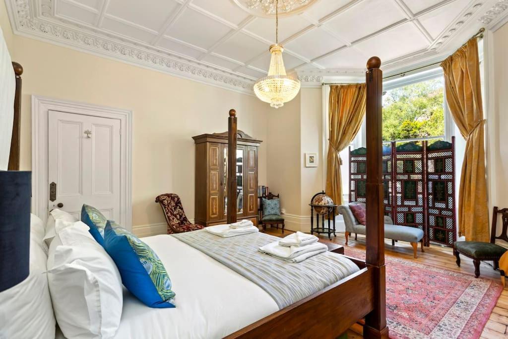 Luxurious Victorian, A Few Minutes From The Beach - Sleeps 2 Adults And Up To 3 Children Apartment St Leonards-on-Sea Bagian luar foto