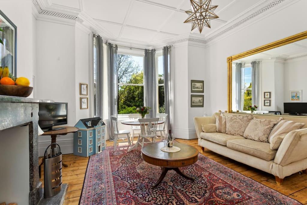Luxurious Victorian, A Few Minutes From The Beach - Sleeps 2 Adults And Up To 3 Children Apartment St Leonards-on-Sea Bagian luar foto